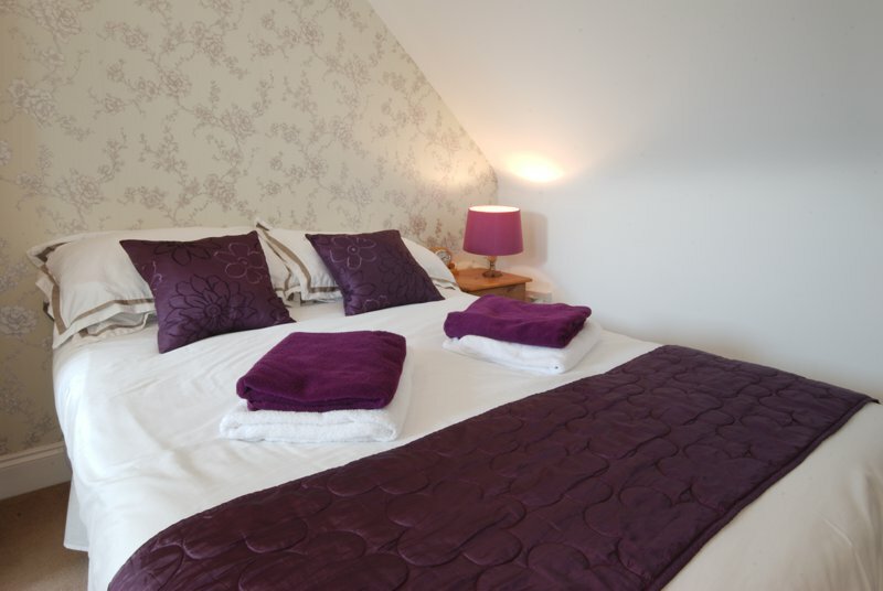 Double BnB room with en-suite bath & shower